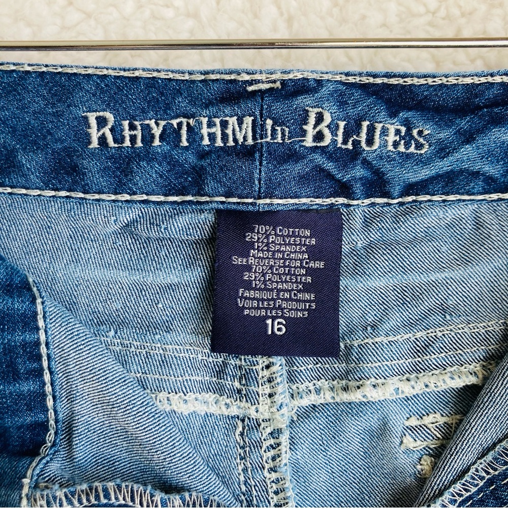 Rhythm in Blues Women's distressed cuffed bermuda denim jean shorts, Sz 16 - Picture 9 of 14